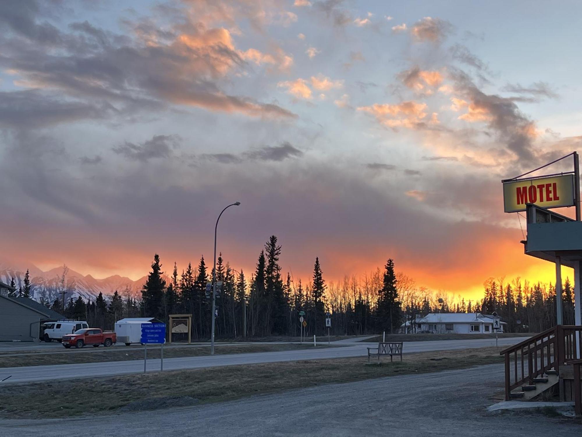 Kluane Park Inn Haines Junction Dış mekan fotoğraf