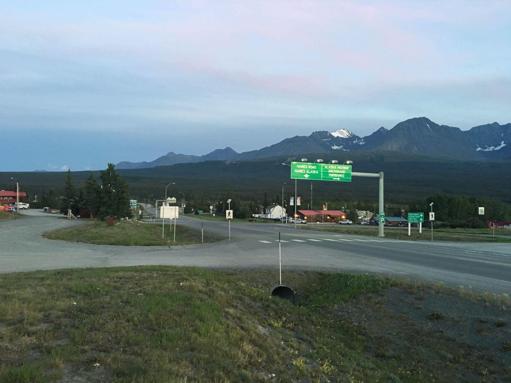 Kluane Park Inn Haines Junction Dış mekan fotoğraf